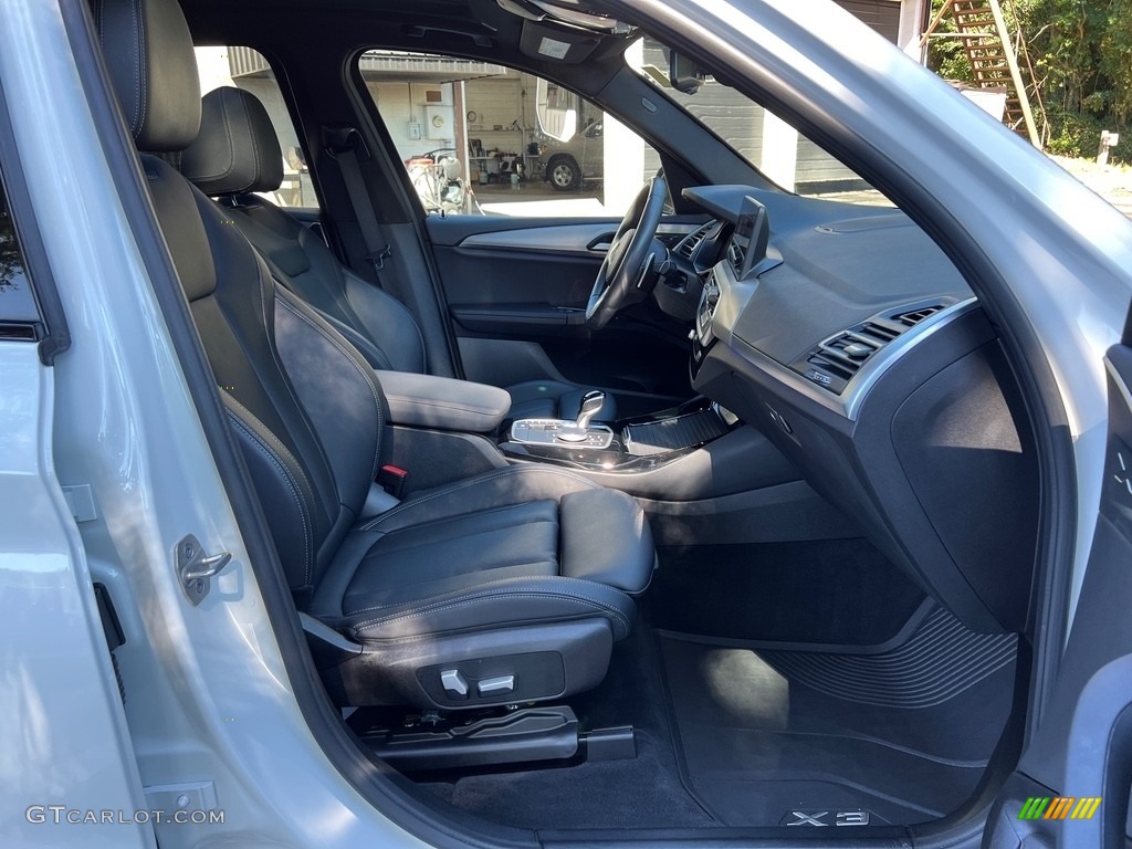2022 BMW X3 xDrive30i Front Seat Photo #146513507