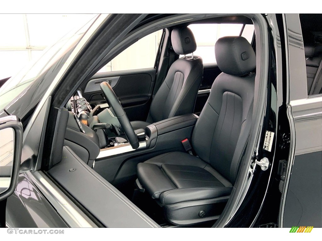 2020 Mercedes-Benz GLB 250 Front Seat Photos