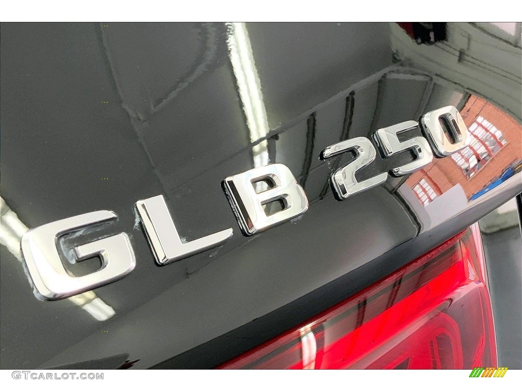 2020 GLB 250 - Cosmos Black Metallic / Black photo #30