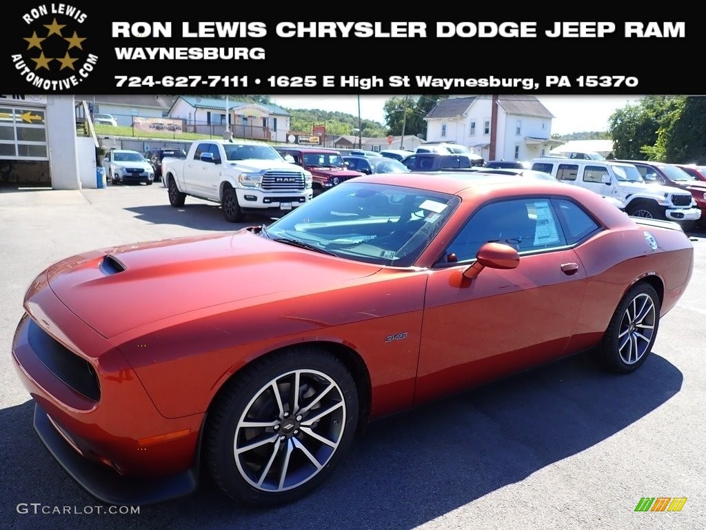 2023 Challenger R/T Plus - Sinamon Stick / Black photo #1