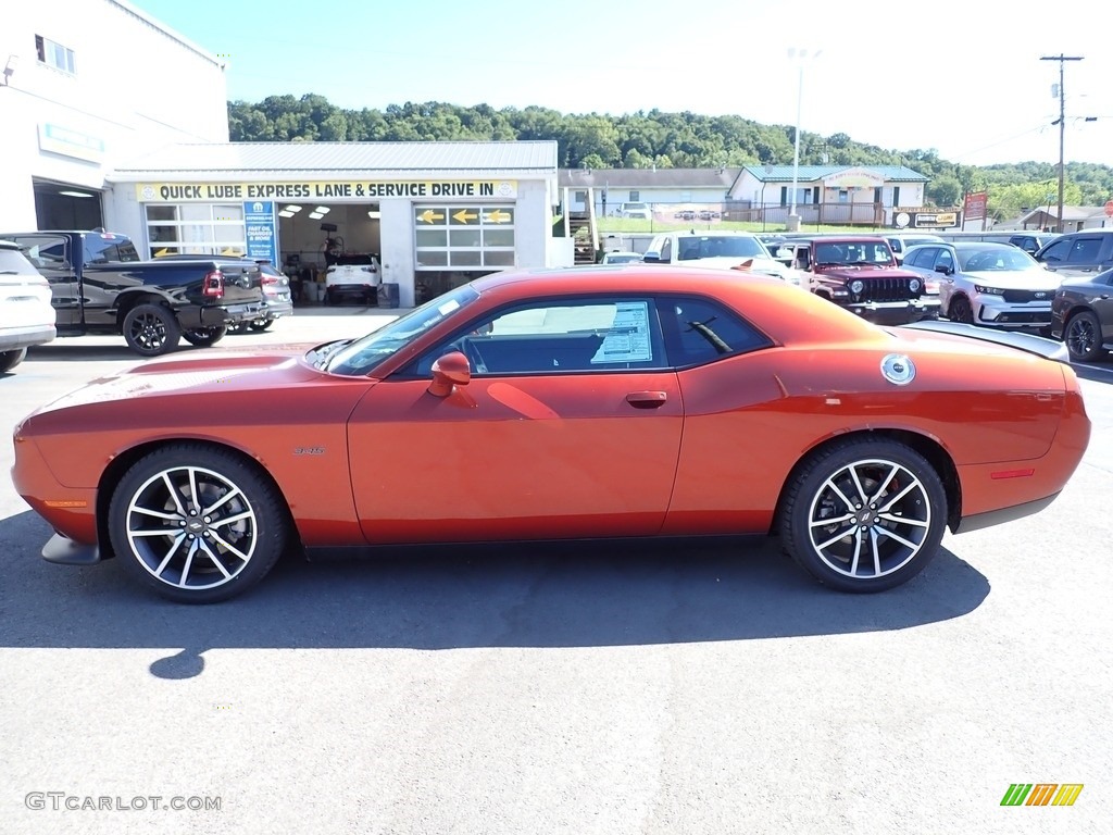 2023 Challenger R/T Plus - Sinamon Stick / Black photo #2