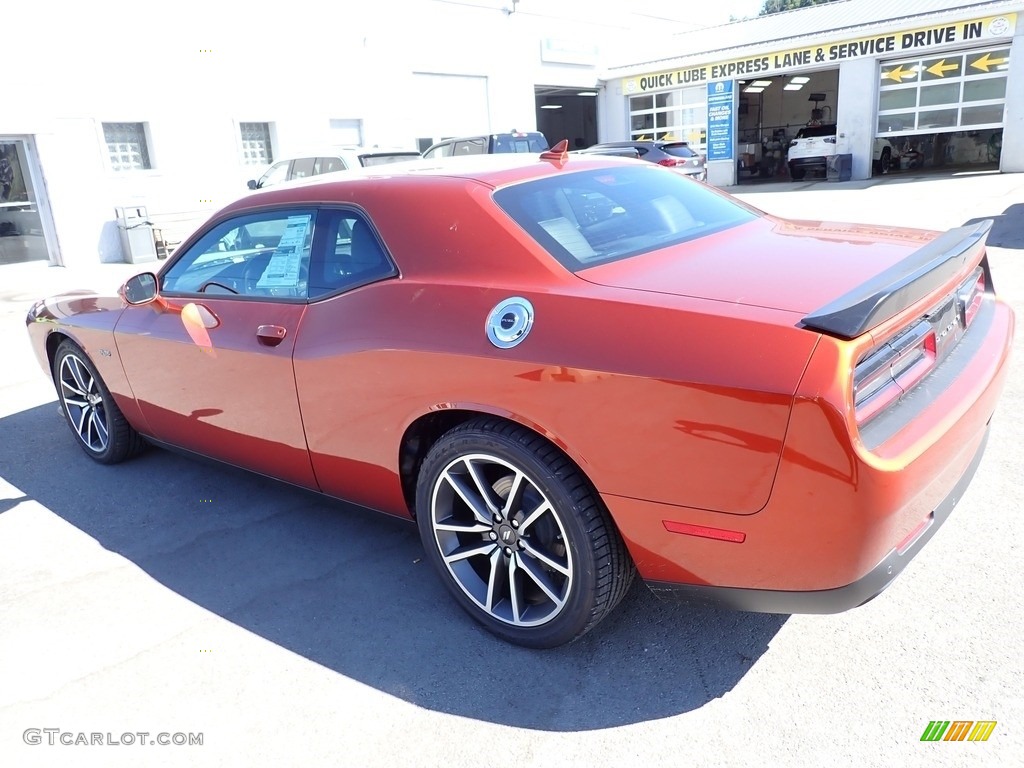 2023 Challenger R/T Plus - Sinamon Stick / Black photo #3