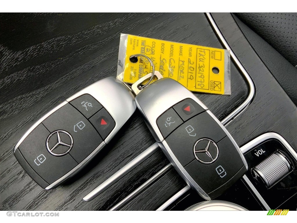 2019 Mercedes-Benz C 300 Sedan Keys Photos