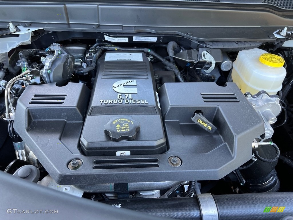 2024 Ram 2500 Big Horn Crew Cab 4x4 Engine Photos
