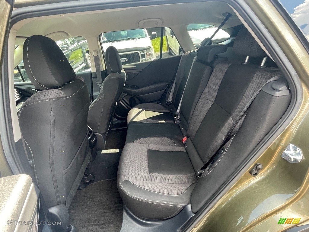 2022 Subaru Outback 2.5i Premium Rear Seat Photos