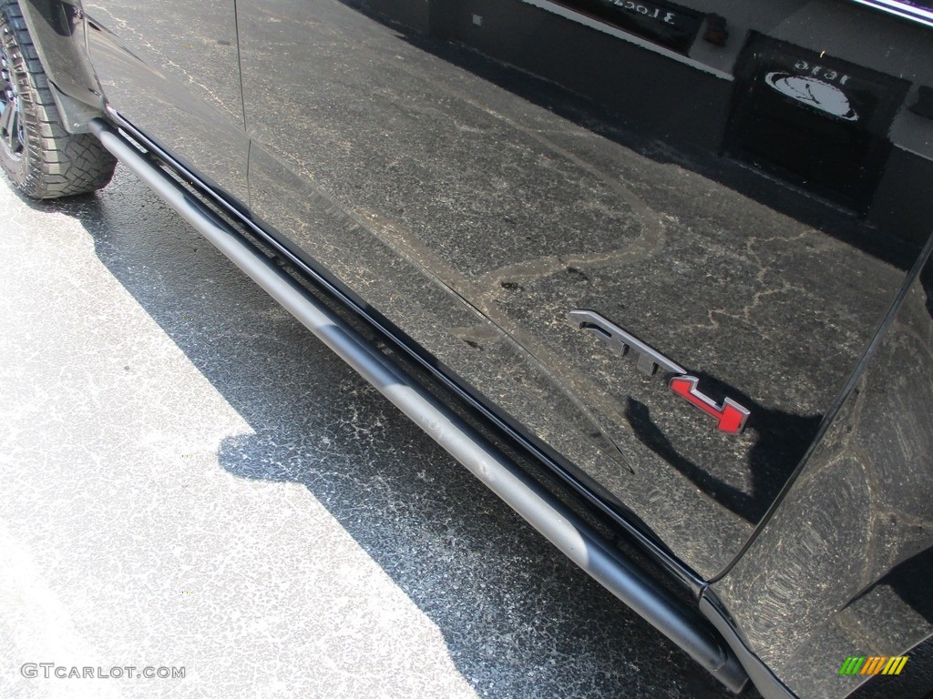2022 Canyon AT4 Crew Cab 4WD - Onyx Black / Jet Black photo #32
