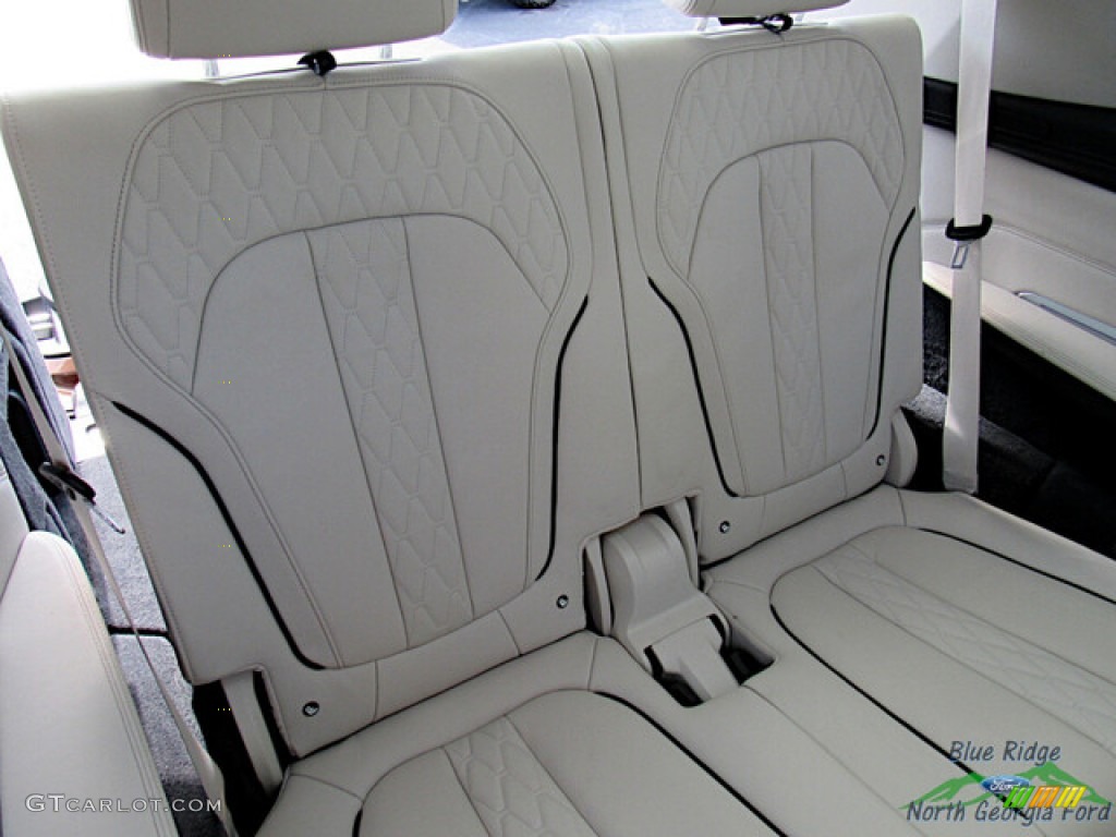 2019 BMW X7 xDrive40i Interior Color Photos
