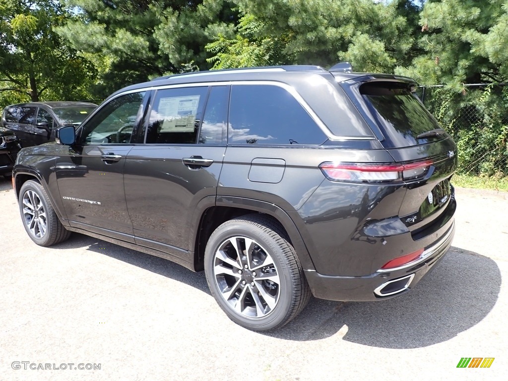 2023 Grand Cherokee Overland 4x4 - Rocky Mountain Pearl / Global Black photo #3