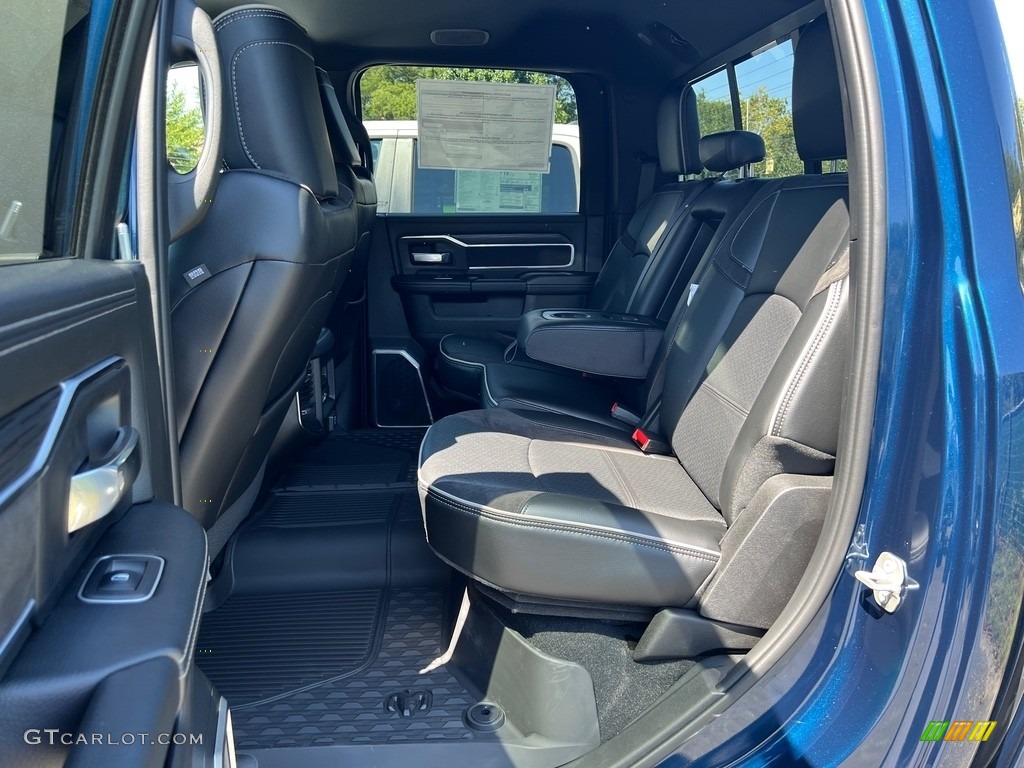 2024 2500 Laramie Crew Cab 4x4 - Patriot Blue Pearl / Black photo #17