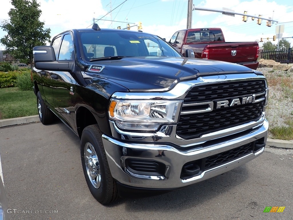 2024 3500 Big Horn Crew Cab 4x4 - Diamond Black Crystal Pearl / Diesel Gray/Black photo #3