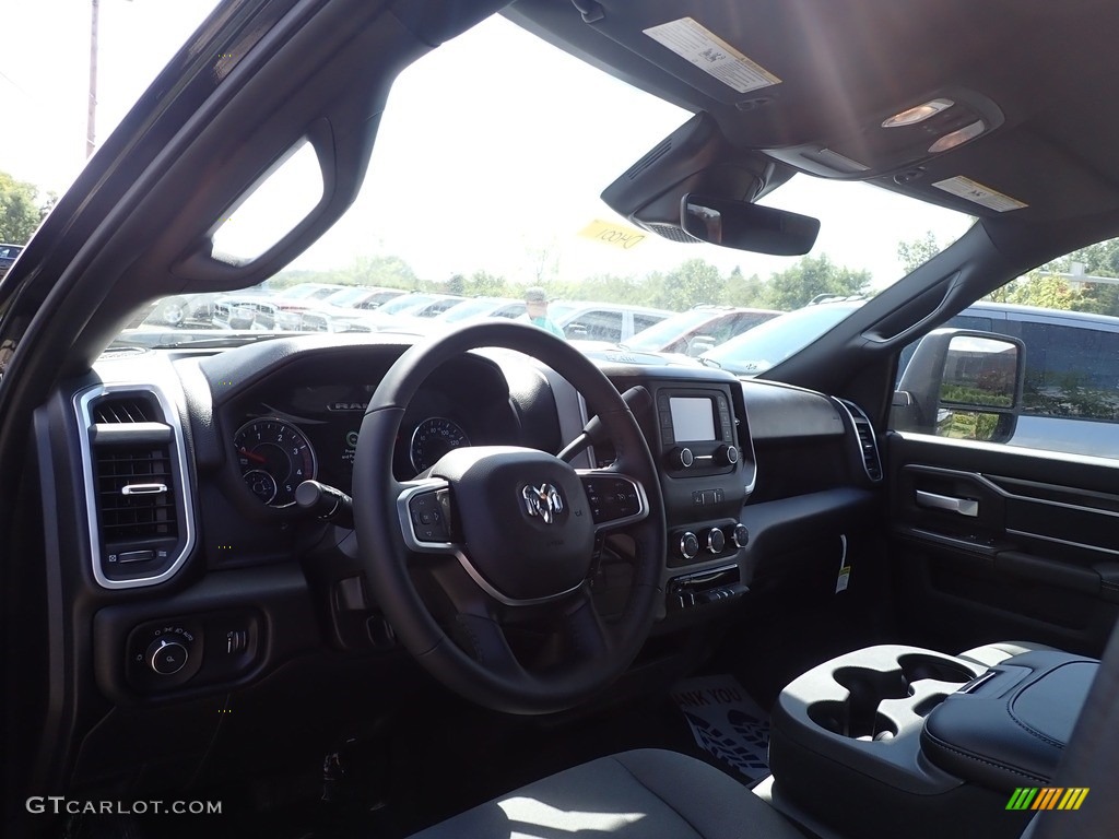 2024 3500 Big Horn Crew Cab 4x4 - Diamond Black Crystal Pearl / Diesel Gray/Black photo #14