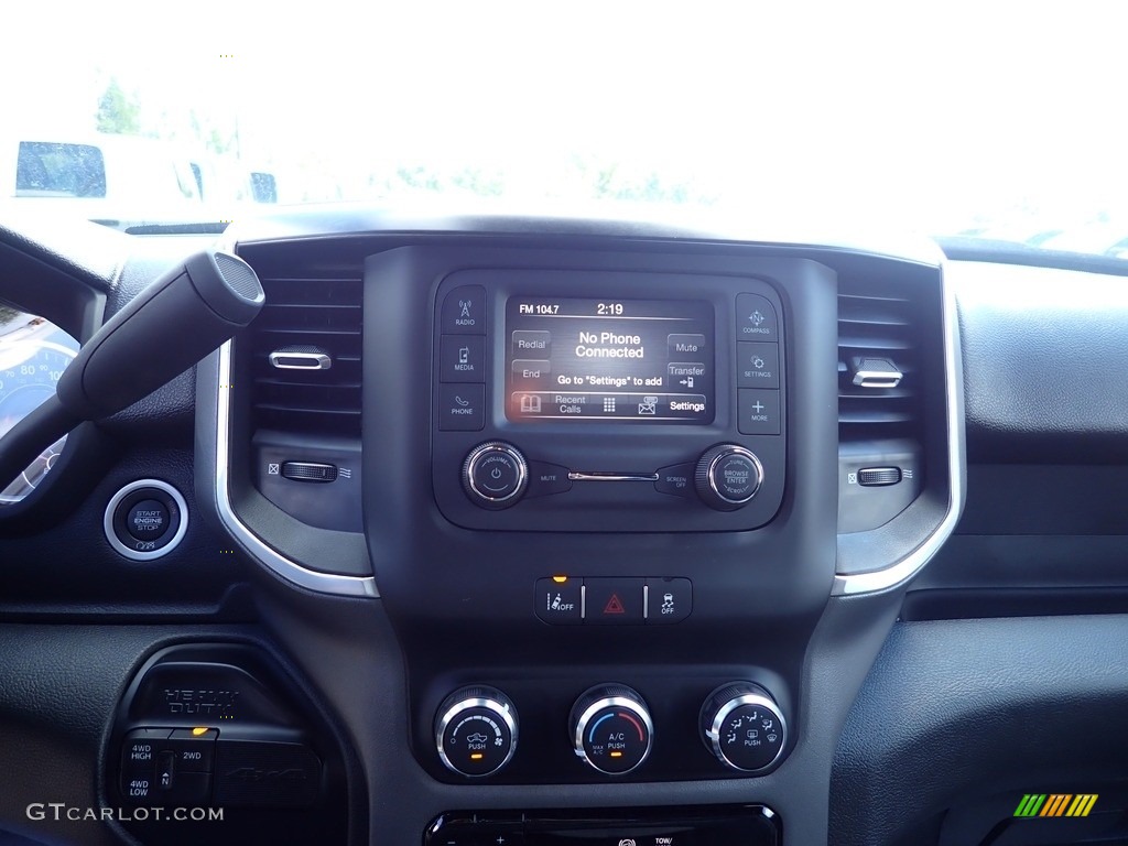 2024 3500 Big Horn Crew Cab 4x4 - Diamond Black Crystal Pearl / Diesel Gray/Black photo #17