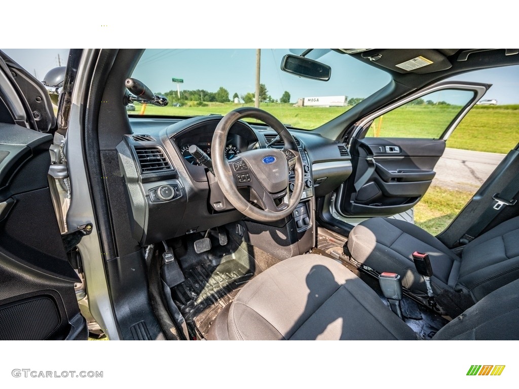 2018 Explorer Police Interceptor AWD - Ingot Silver / Ebony Black photo #19