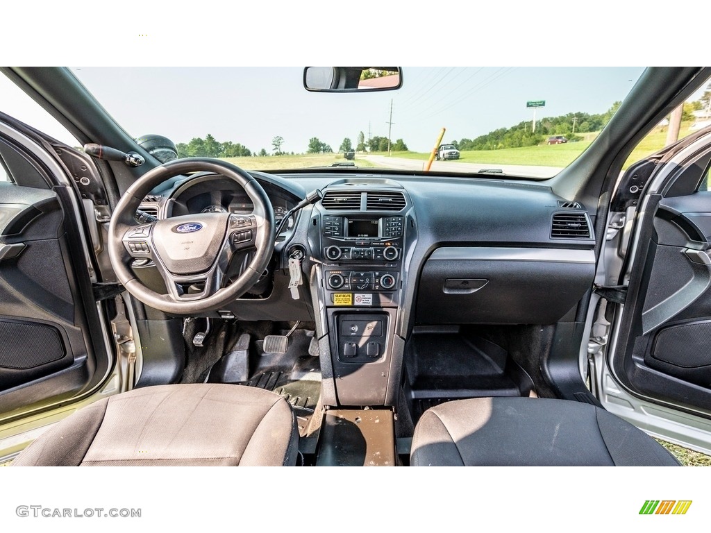 2018 Explorer Police Interceptor AWD - Ingot Silver / Ebony Black photo #26