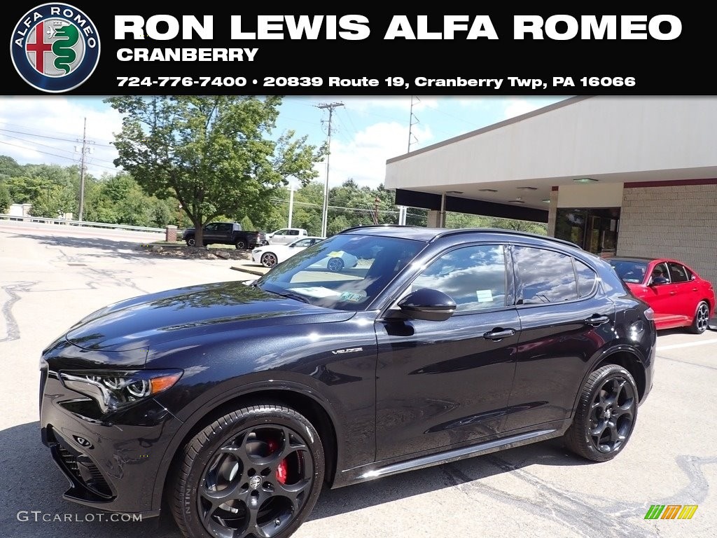 Vulcano Black Metallic Alfa Romeo Stelvio