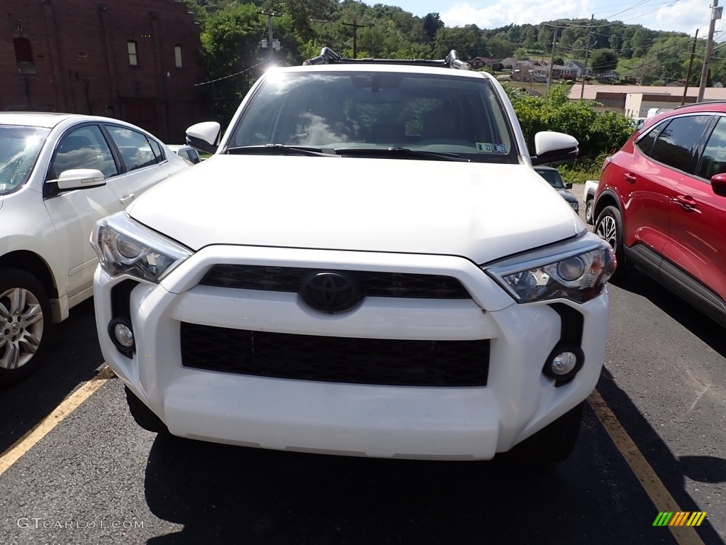 2018 4Runner SR5 4x4 - Super White / Graphite photo #2