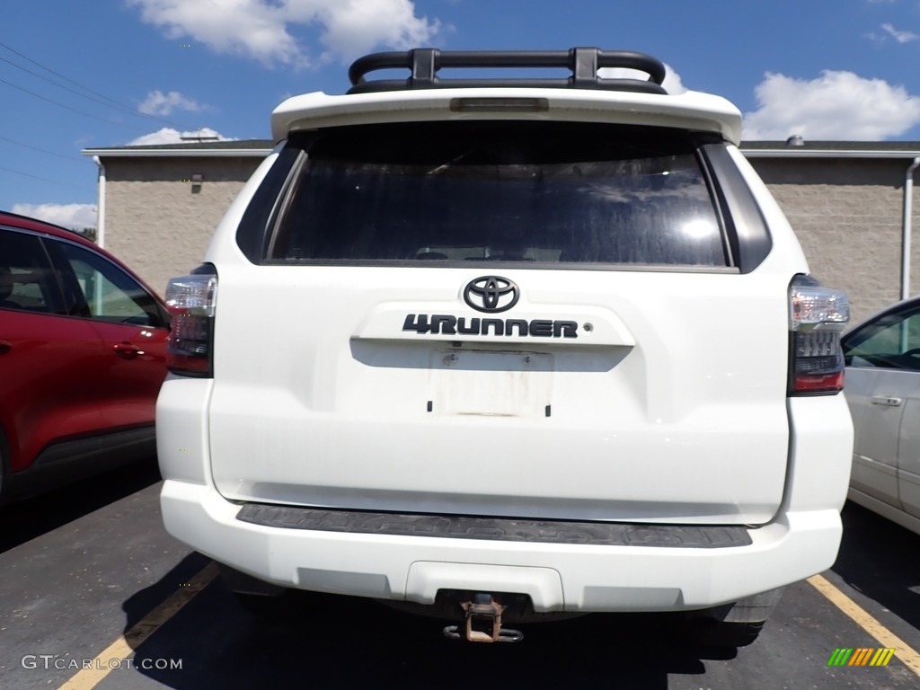 2018 4Runner SR5 4x4 - Super White / Graphite photo #5