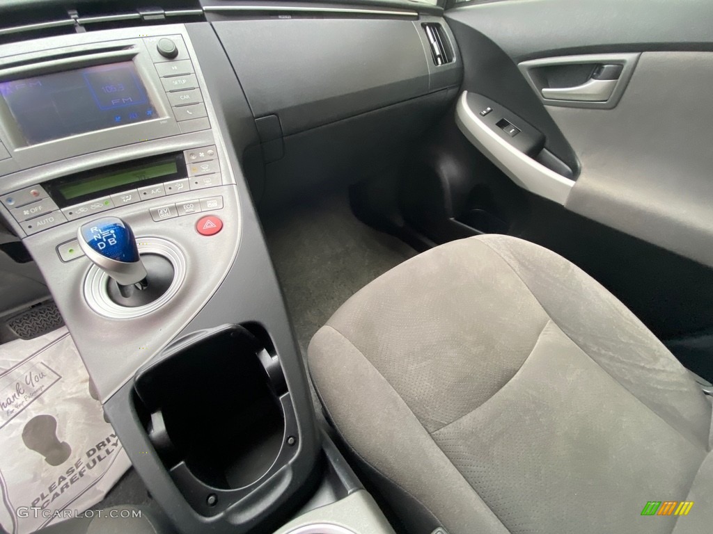 2015 Prius Five Hybrid - Barcelona Red Metallic / Misty Gray photo #37