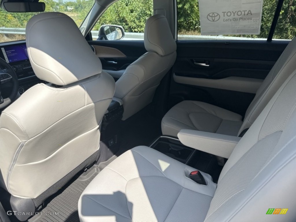 2024 Grand Highlander Limited AWD - Wind Chill Pearl / Light Gray photo #21