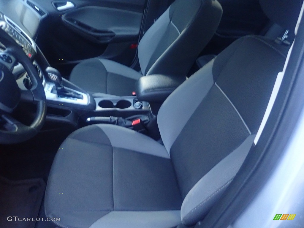 2014 Focus SE Sedan - Ingot Silver / Charcoal Black photo #17