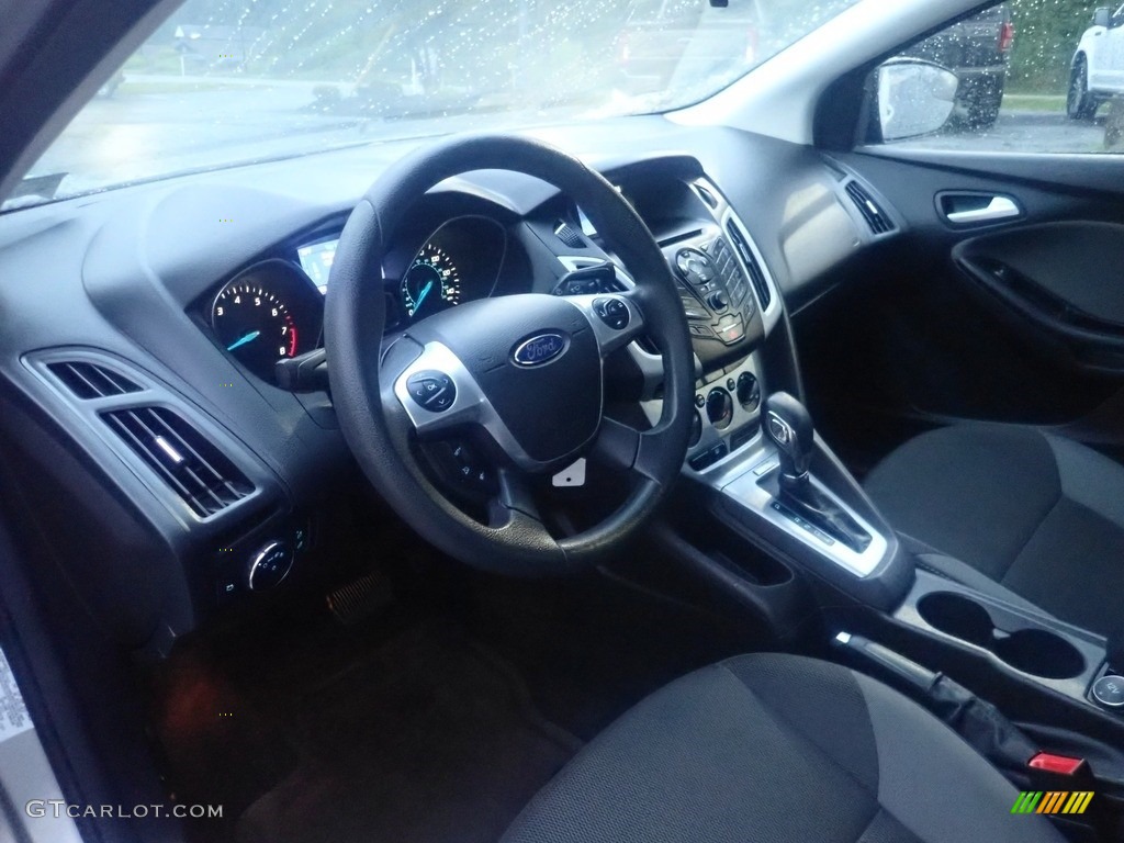 2014 Focus SE Sedan - Ingot Silver / Charcoal Black photo #22