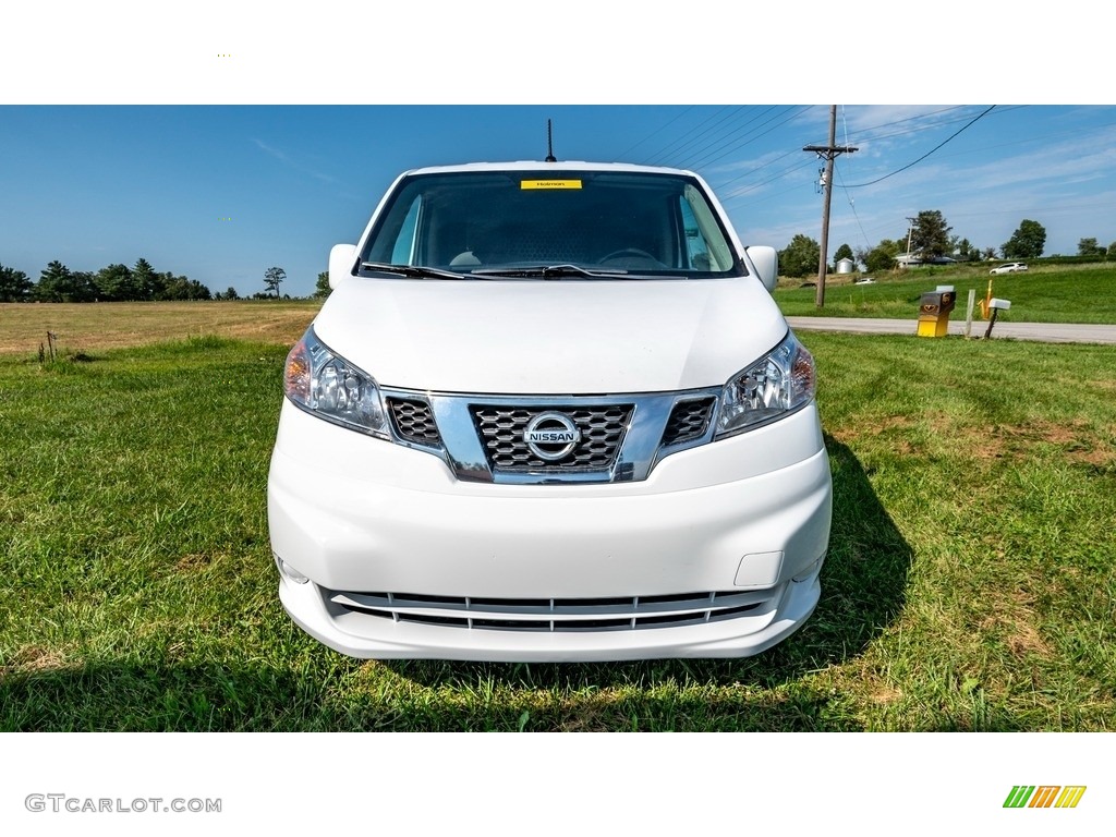 2018 NV200 SV - Fresh Powder / Gray photo #9