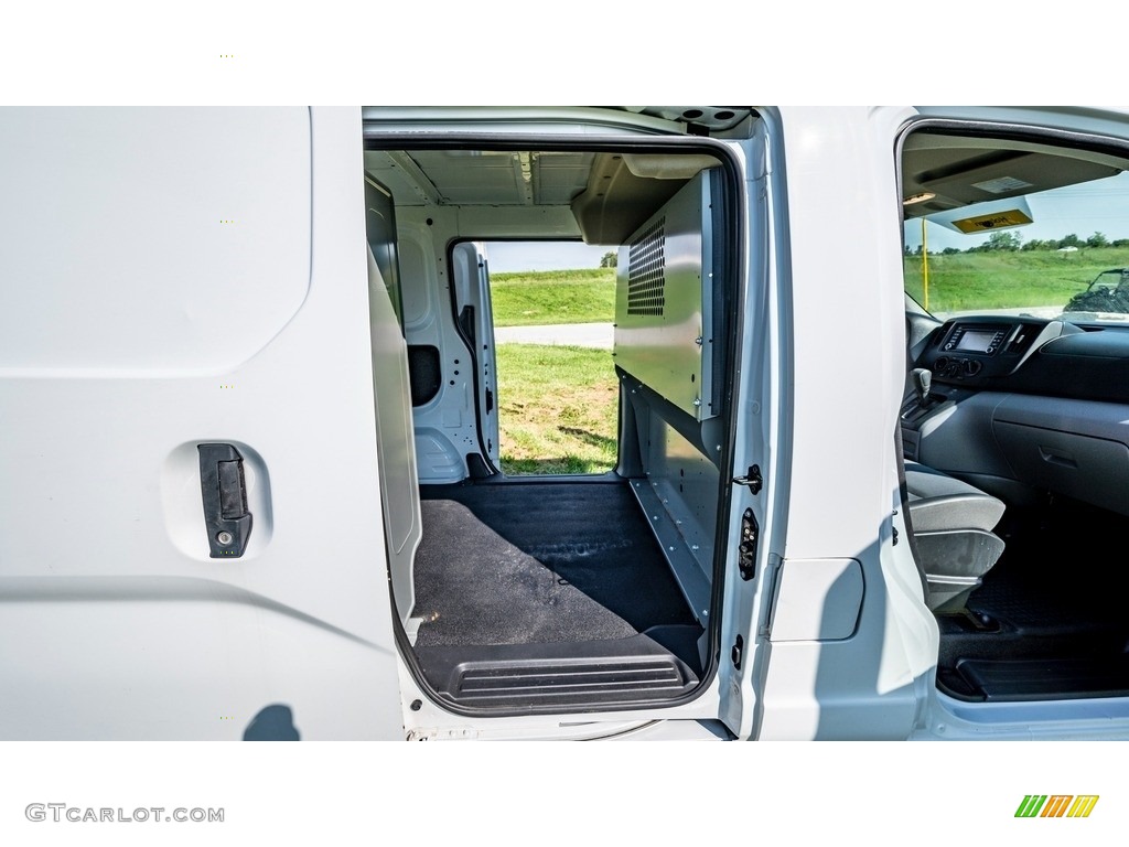 2018 NV200 SV - Fresh Powder / Gray photo #24