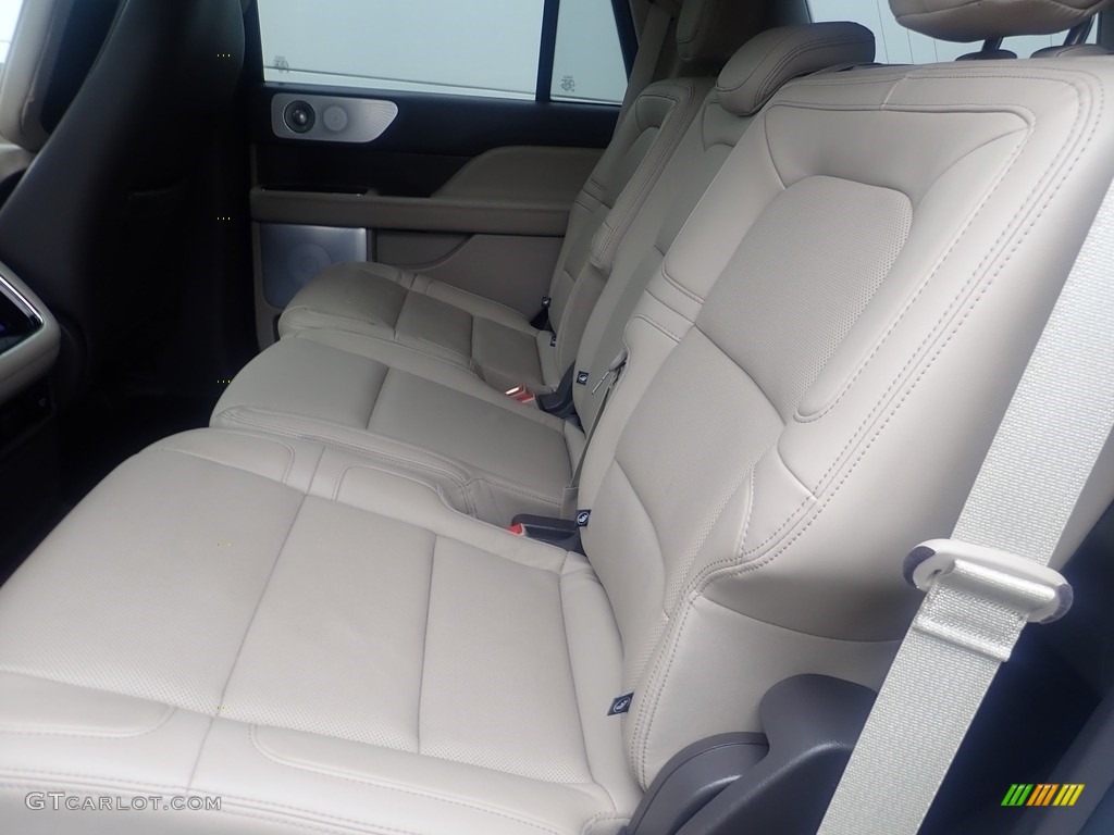2022 Lincoln Navigator Reserve 4x4 Rear Seat Photo #146534002