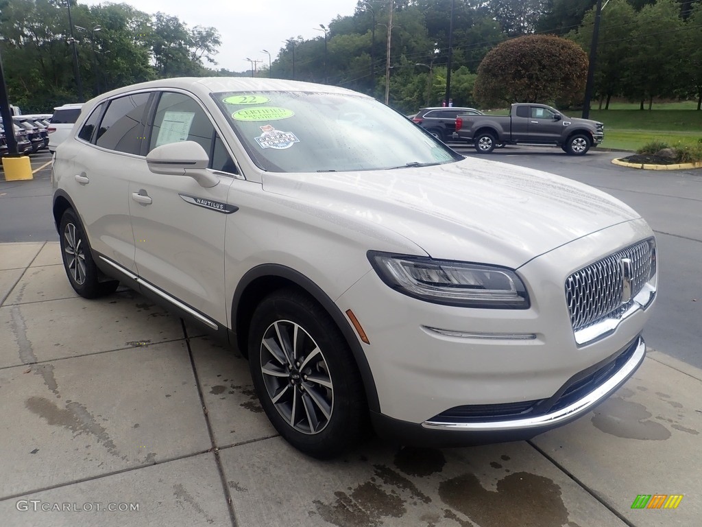 2022 Lincoln Nautilus Standard AWD Exterior Photos