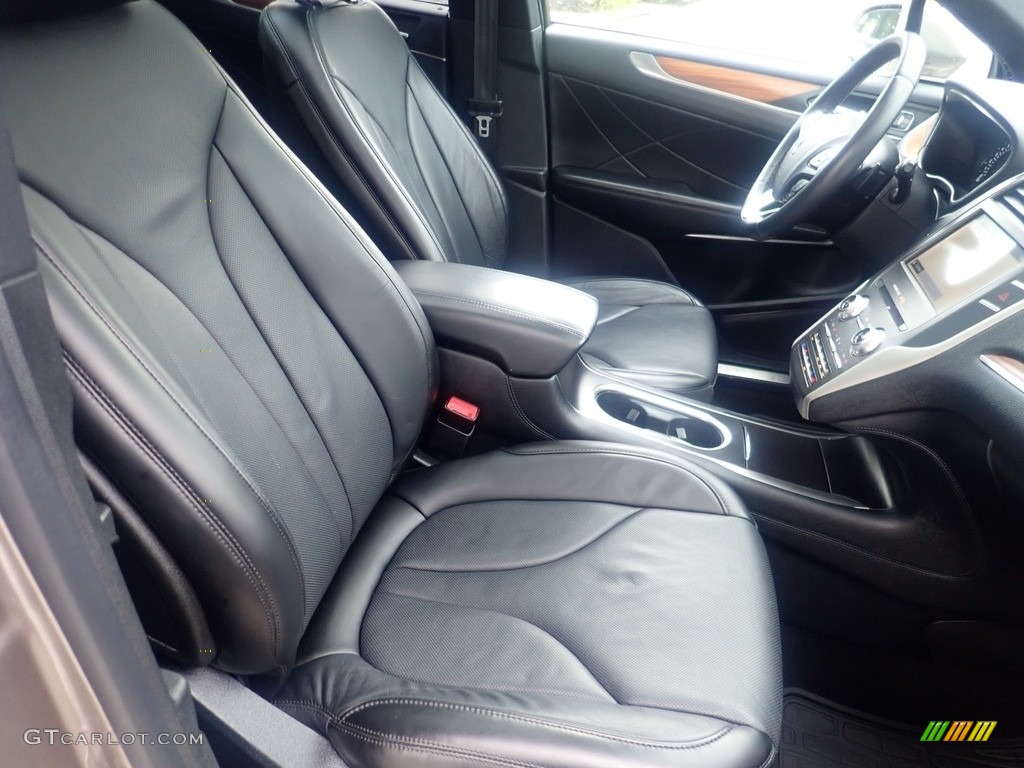 2019 Lincoln MKC Reserve AWD Front Seat Photos