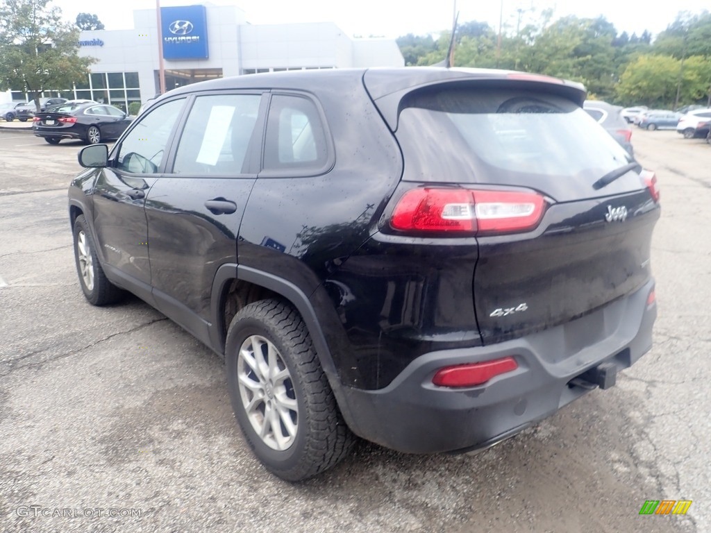 2017 Cherokee Sport 4x4 - Diamond Black Crystal Pearl / Black photo #2