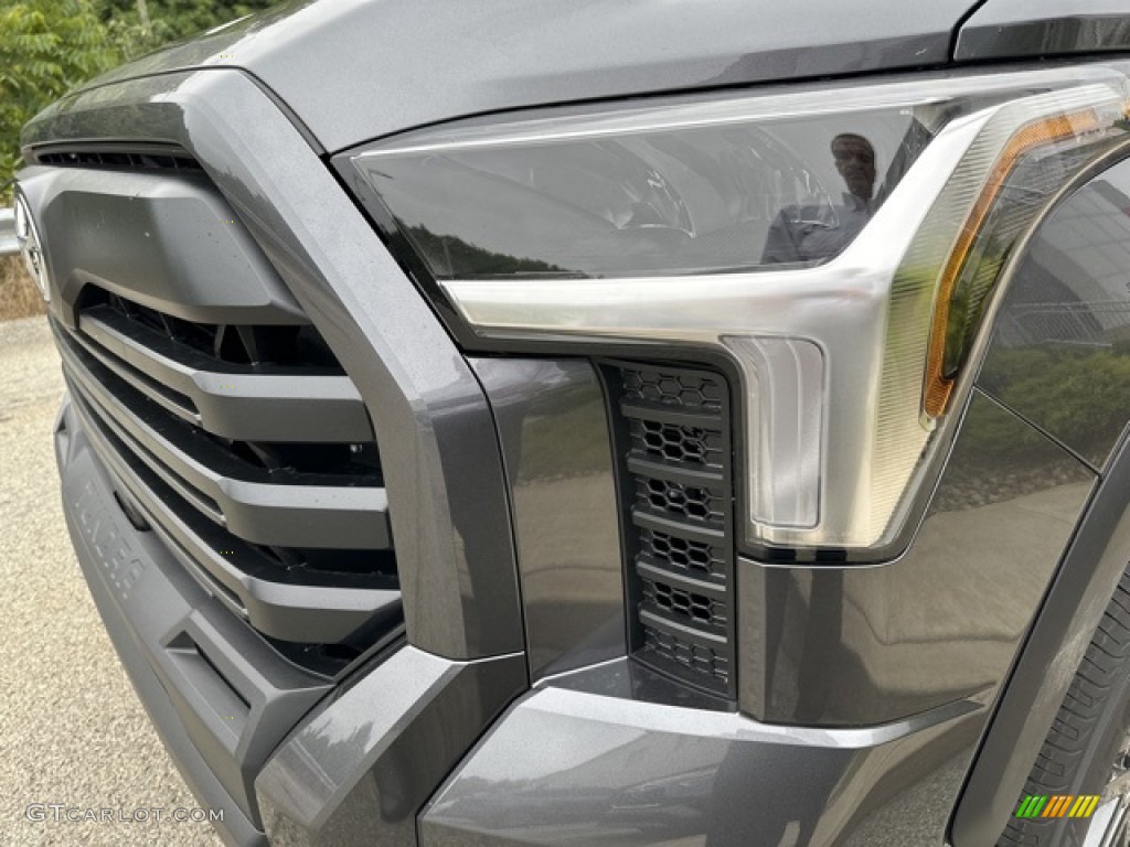 2023 Tundra SR5 CrewMax 4x4 - Magnetic Gray Metallic / Black photo #20