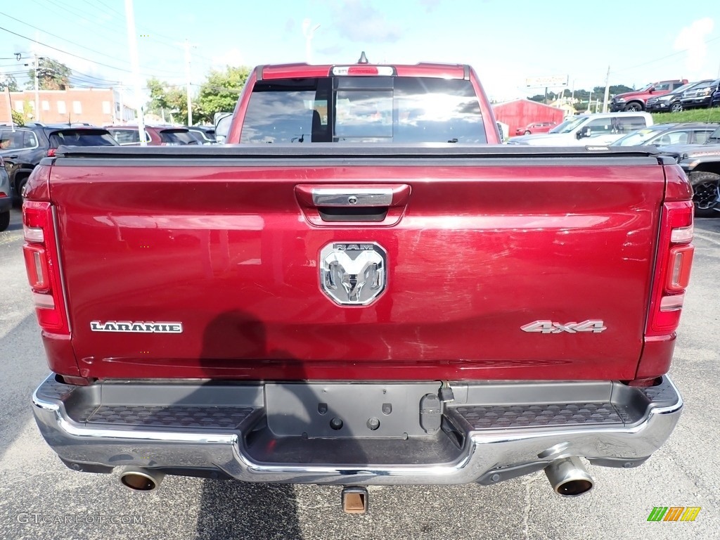 2019 1500 Laramie Quad Cab 4x4 - Delmonico Red Pearl / Black photo #4