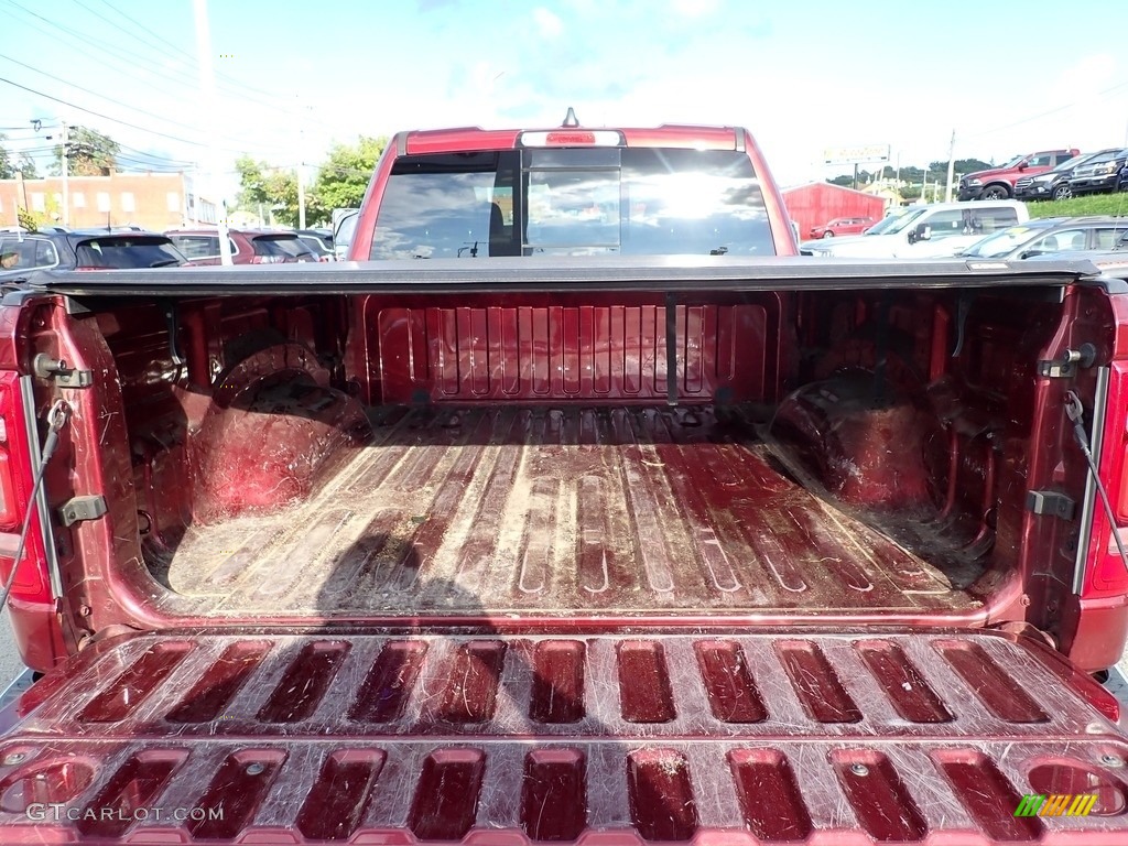 2019 1500 Laramie Quad Cab 4x4 - Delmonico Red Pearl / Black photo #5