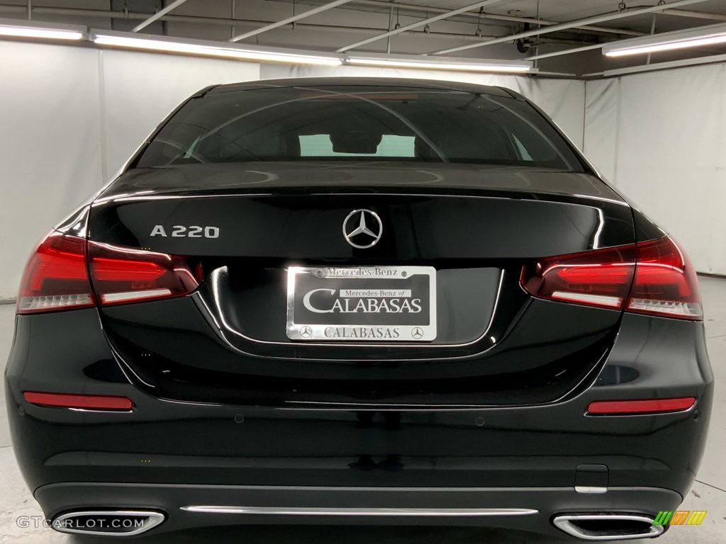 2019 A 220 Sedan - Cosmos Black Metallic / Black photo #7