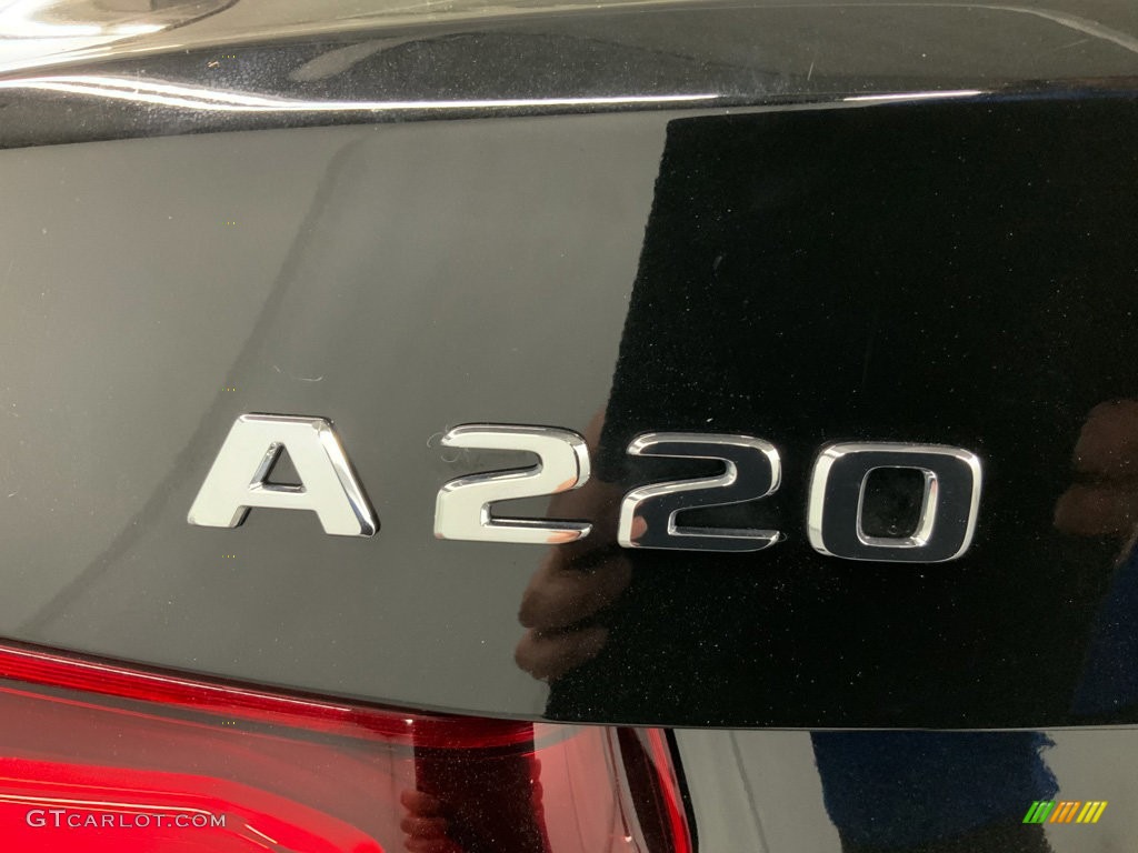 2019 A 220 Sedan - Cosmos Black Metallic / Black photo #11