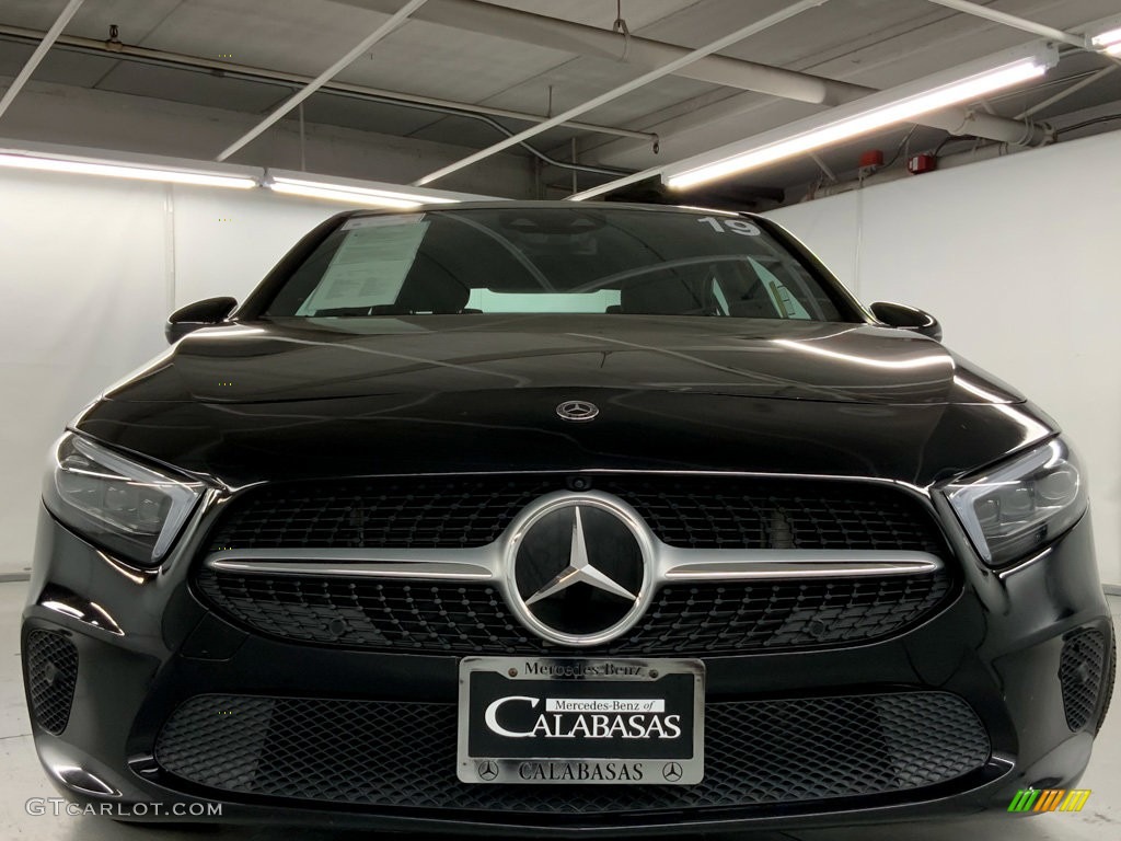 2019 A 220 Sedan - Cosmos Black Metallic / Black photo #16