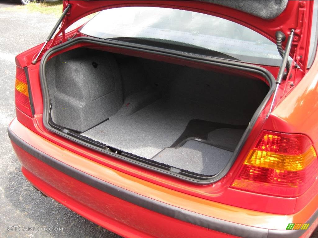 2004 3 Series 325i Sedan - Electric Red / Black photo #18