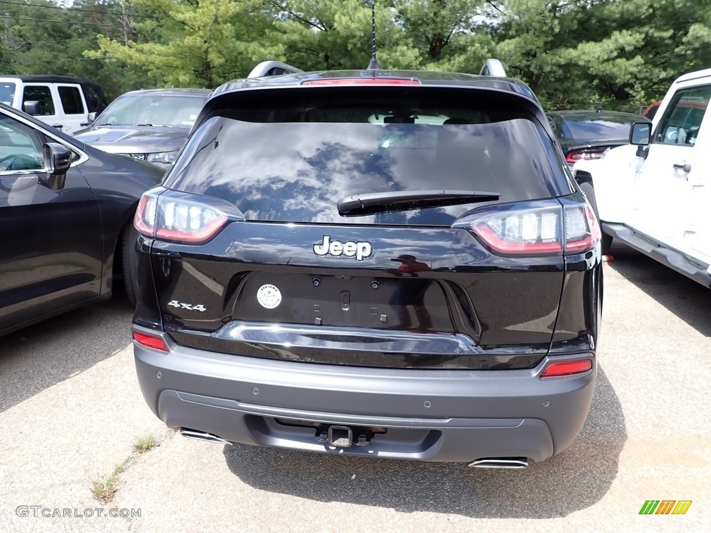 2020 Cherokee Latitude Plus 4x4 - Diamond Black Crystal Pearl / Black photo #4