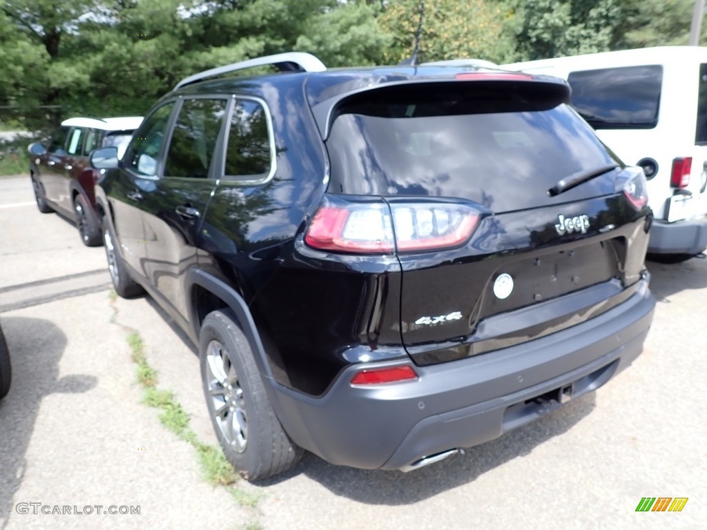 2020 Cherokee Latitude Plus 4x4 - Diamond Black Crystal Pearl / Black photo #5