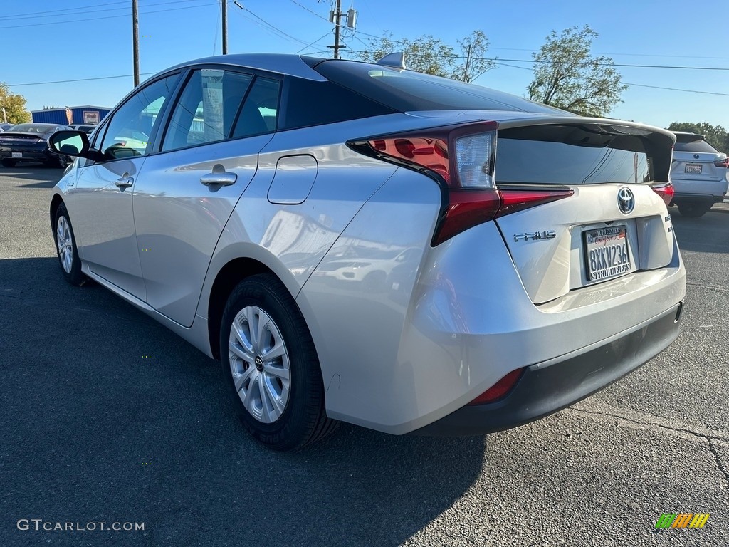 2022 Prius L - Classic Silver Metallic / Black photo #4