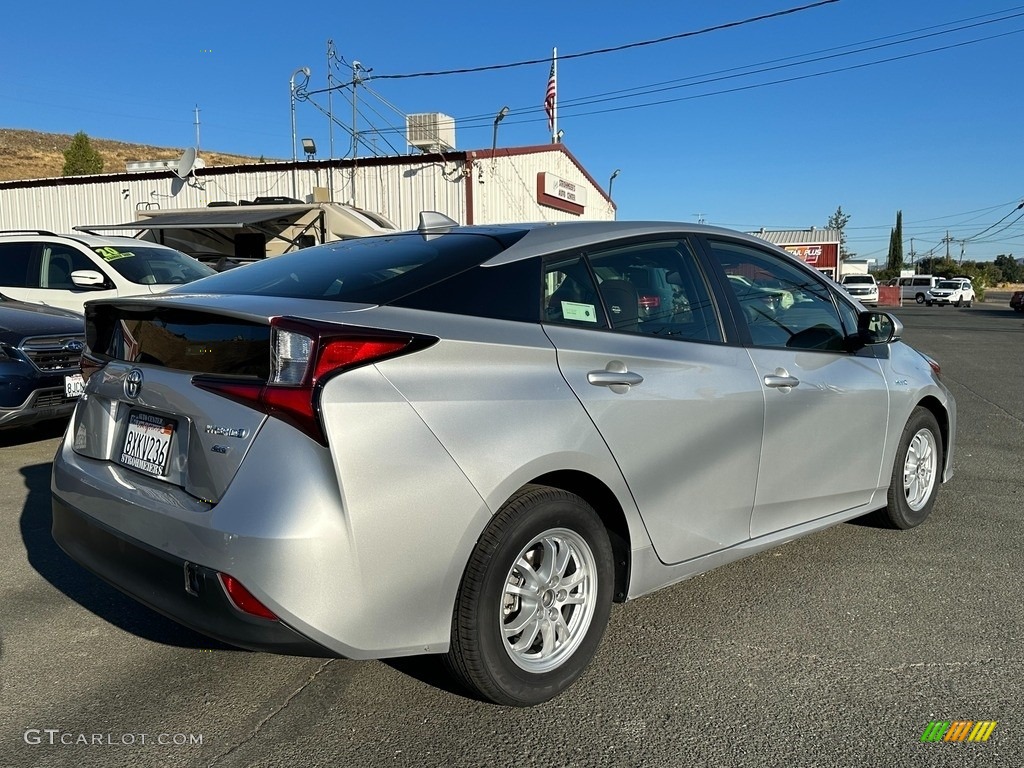 2022 Prius L - Classic Silver Metallic / Black photo #6