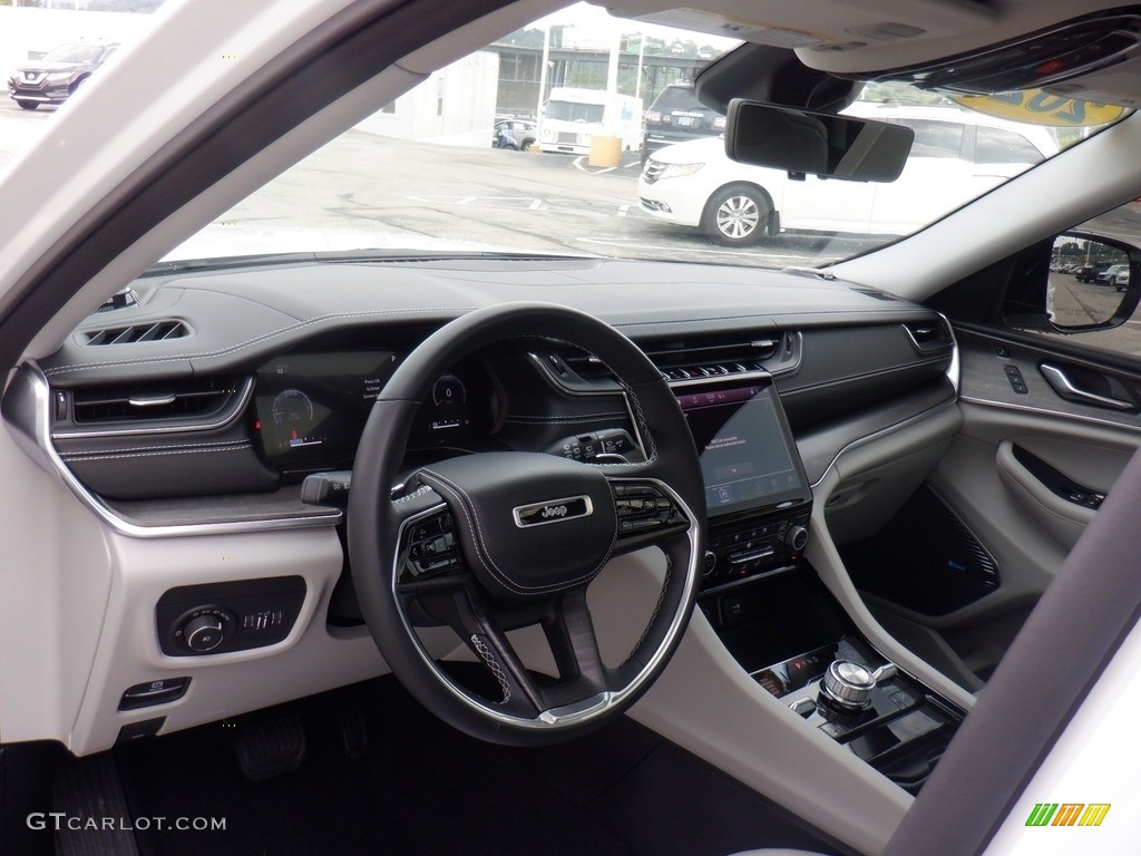 2021 Jeep Grand Cherokee L Overland 4x4 Dashboard Photos