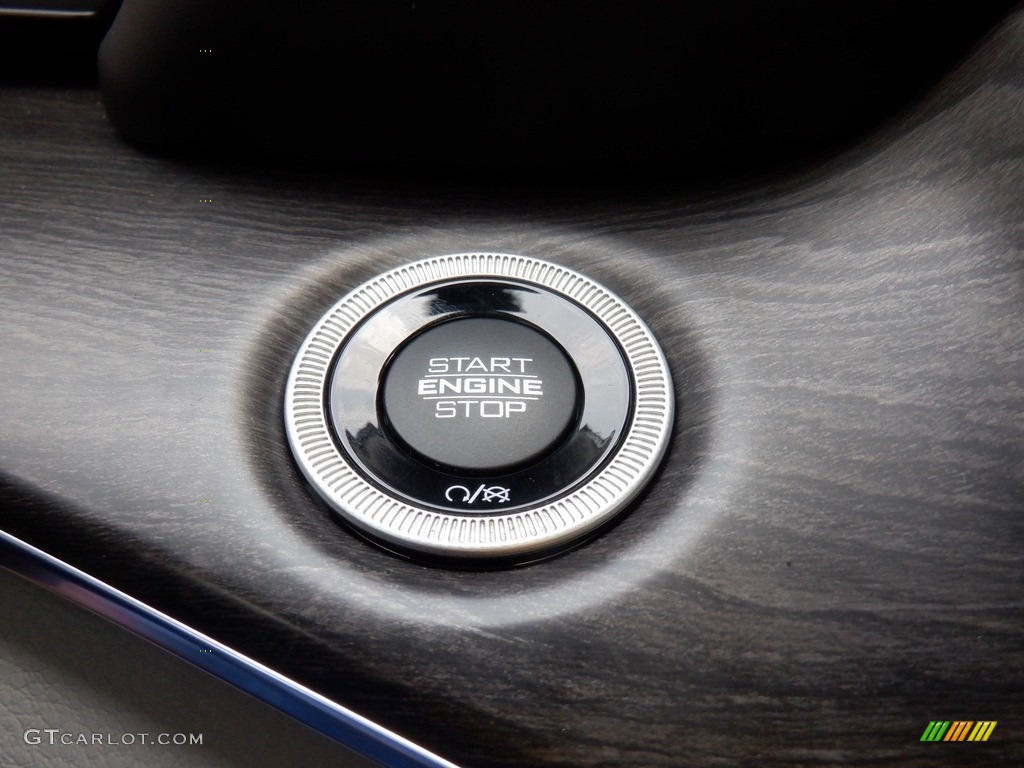 2021 Jeep Grand Cherokee L Overland 4x4 Controls Photos