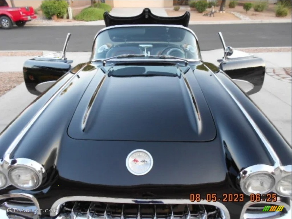 Tuxedo Black 1960 Chevrolet Corvette Convertible Soft Top Exterior Photo #146547207