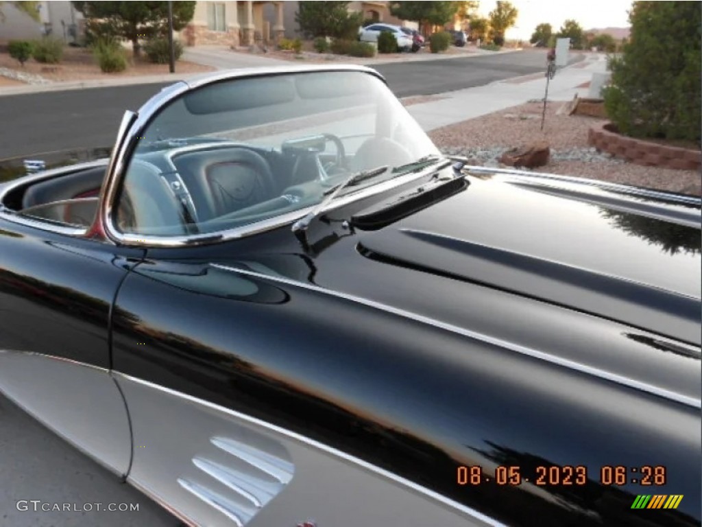 Tuxedo Black 1960 Chevrolet Corvette Convertible Soft Top Exterior Photo #146547363