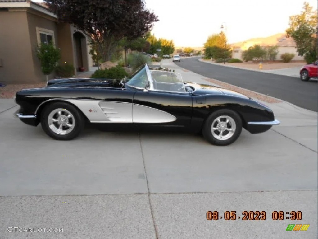 Tuxedo Black 1960 Chevrolet Corvette Convertible Soft Top Exterior Photo #146547384