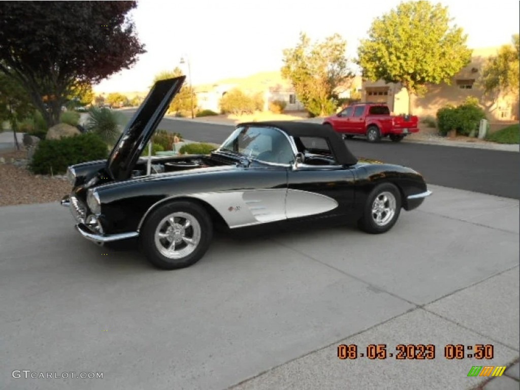 Tuxedo Black 1960 Chevrolet Corvette Convertible Soft Top Exterior Photo #146547492