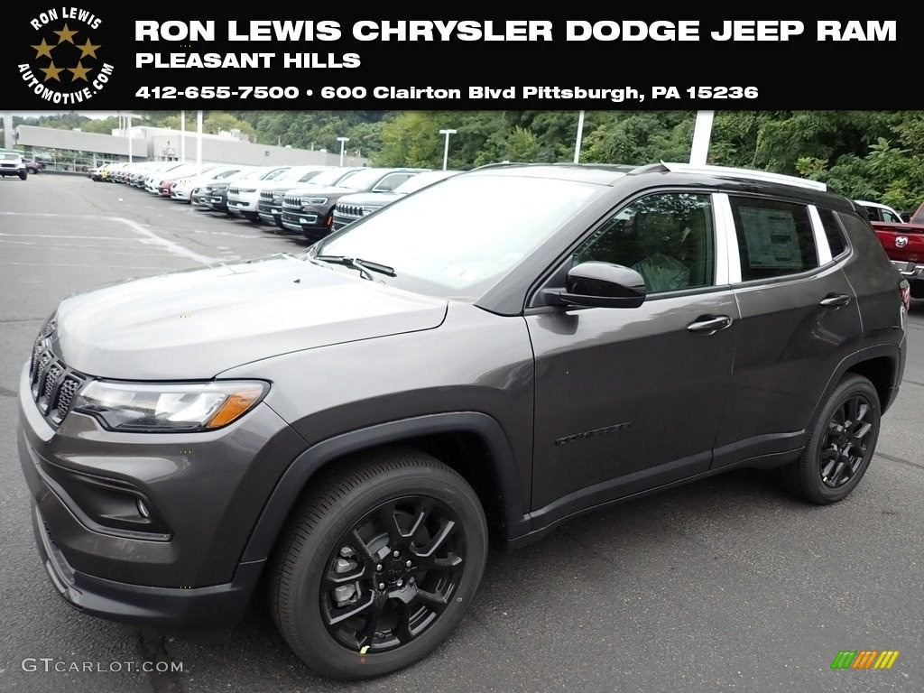 2023 Compass Altitude 4x4 - Granite Crystal Metallic / Black photo #1