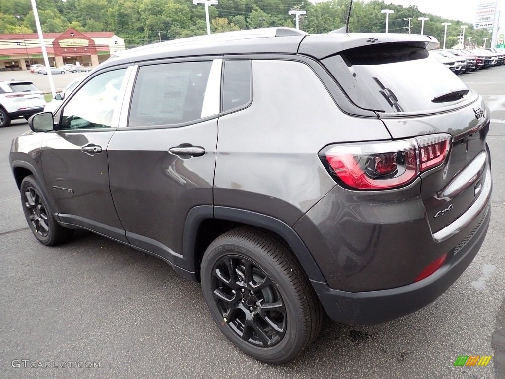 2023 Compass Altitude 4x4 - Granite Crystal Metallic / Black photo #3